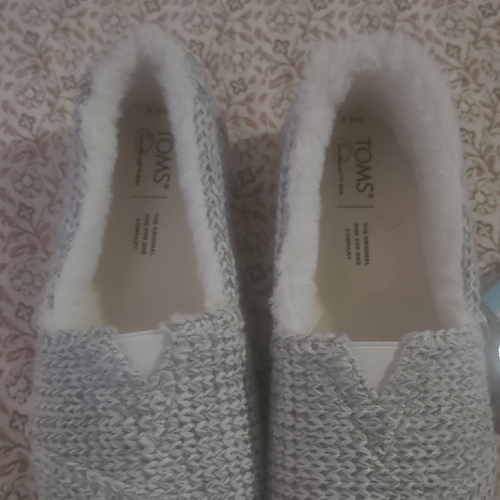 TOMS Light Gray Knit Slip-Ons - Picture 2 of 4